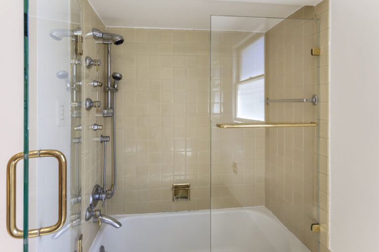Bathroom (4)